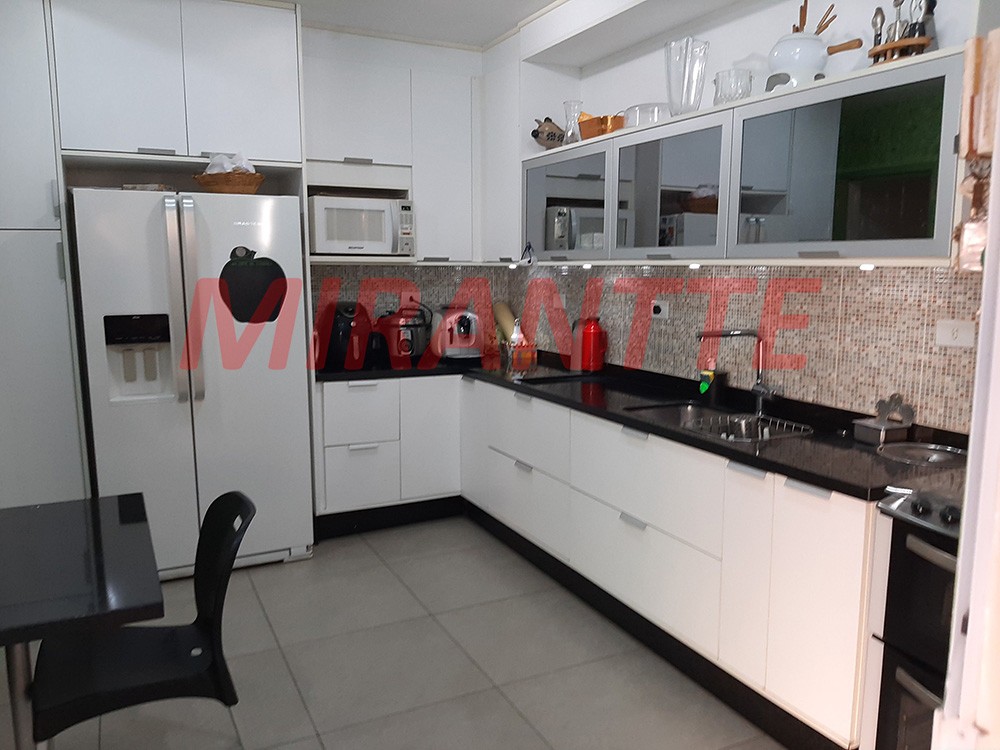 Sobrado de 235m² com 4 quartos em Parque Mandaqui