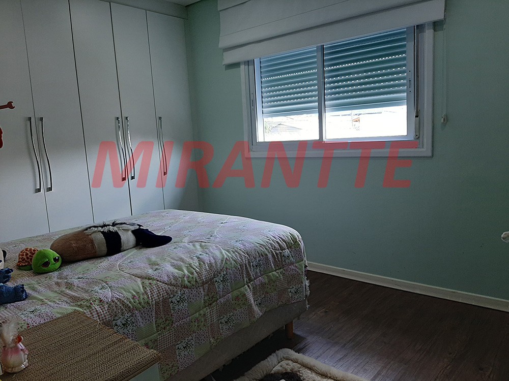 Sobrado de 235m² com 4 quartos em Parque Mandaqui