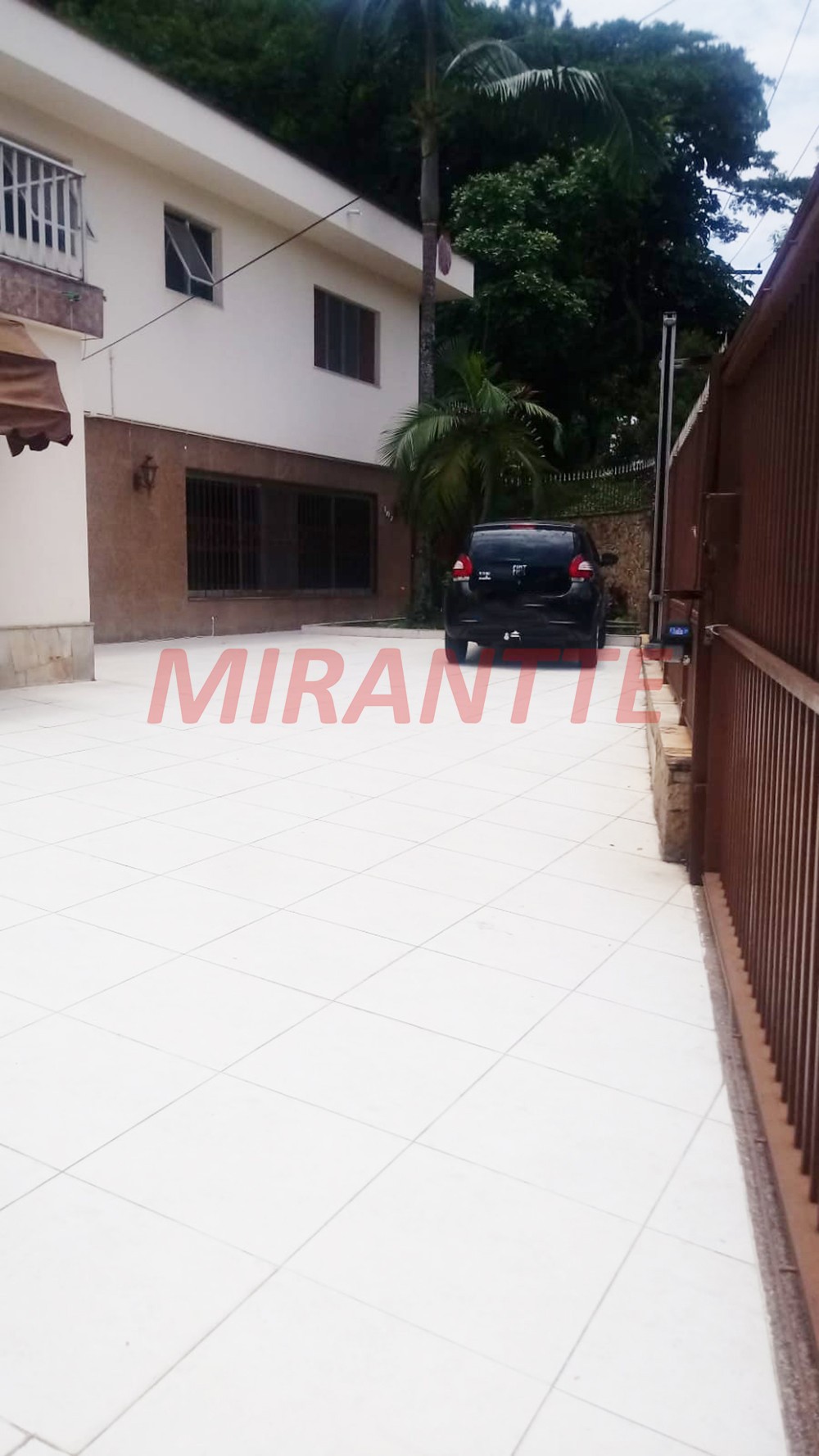 Sobrado de 331m² com 8 quartos em Jardim França
