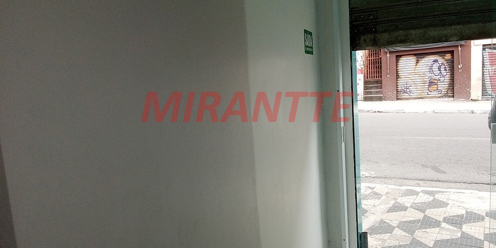 Comercial em Santana