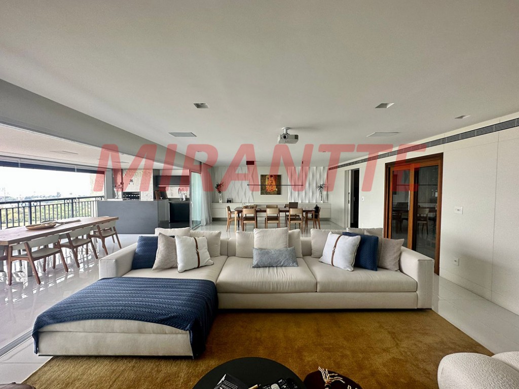 Apartamento com 4 quartos em Santana