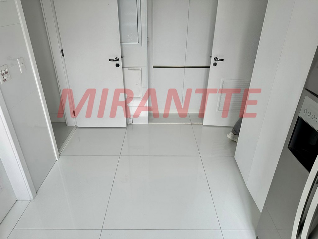 Apartamento com 4 quartos em Santana
