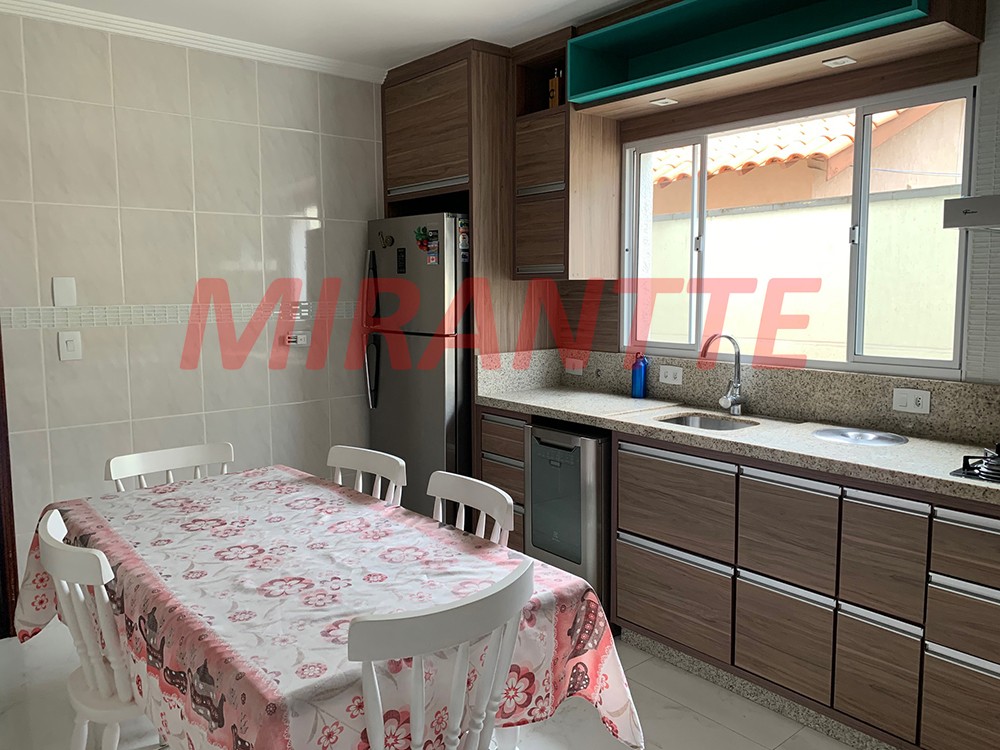 Sobrado de 132m² com 4 quartos em Jaçana