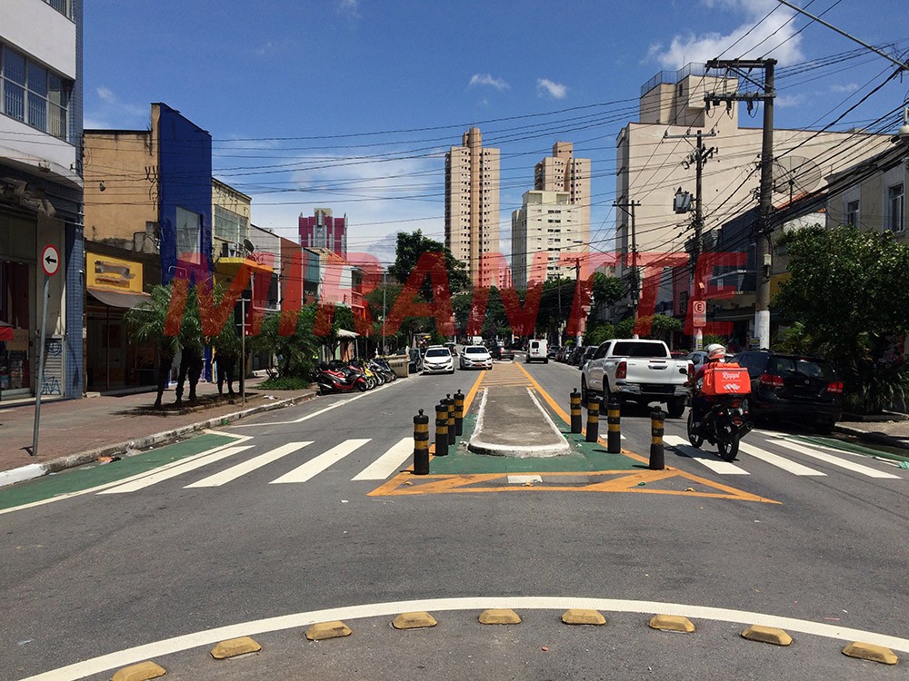 Comercial de 250m² em Santana