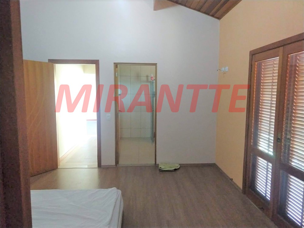 Sobrado de 700m² com 6 quartos em RIO ACIMA