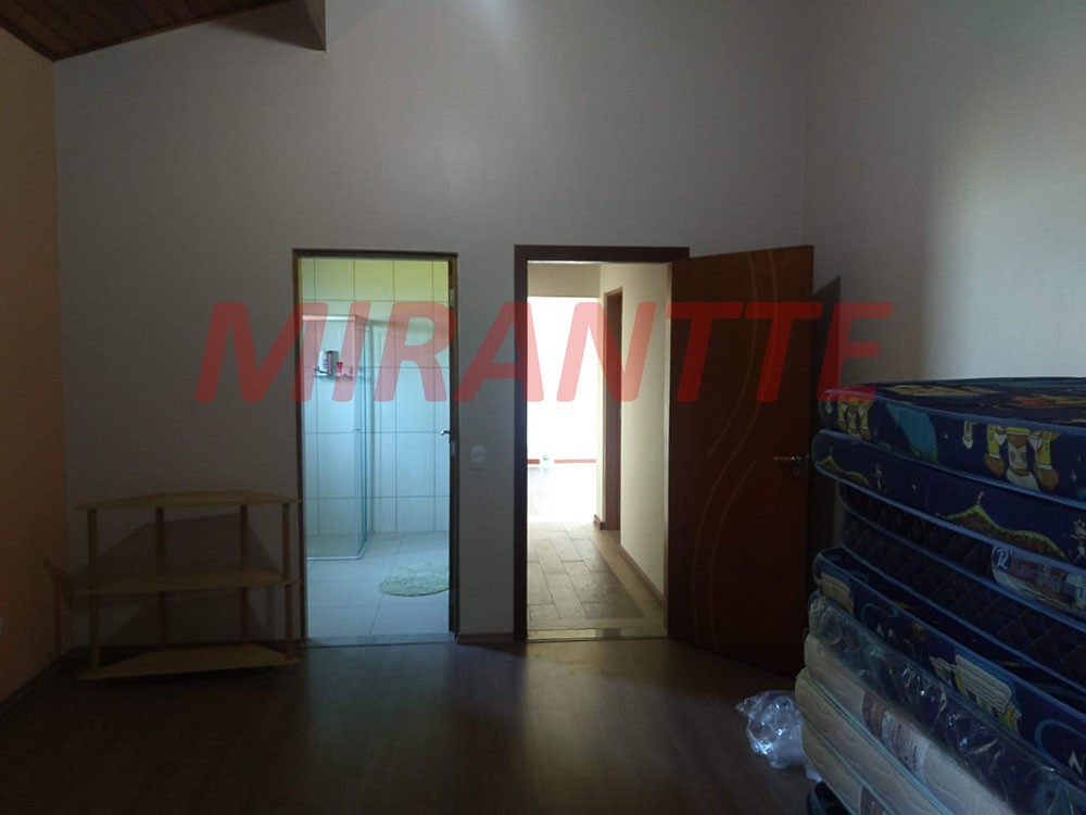 Chácara de 700m² com 6 quartos em VILA MACHADO