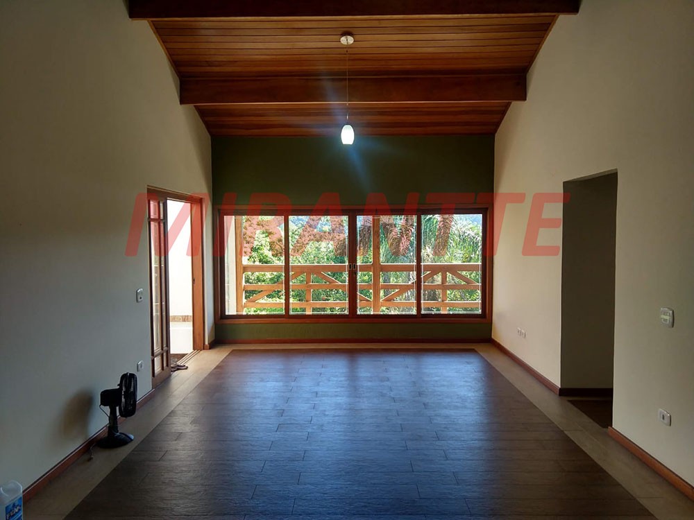 Chácara de 700m² com 6 quartos em VILA MACHADO