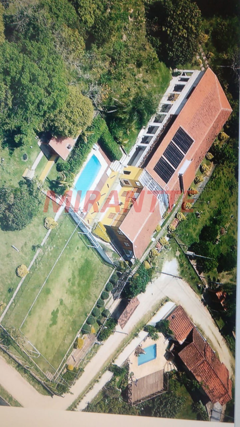 Chácara de 700m² com 6 quartos em VILA MACHADO