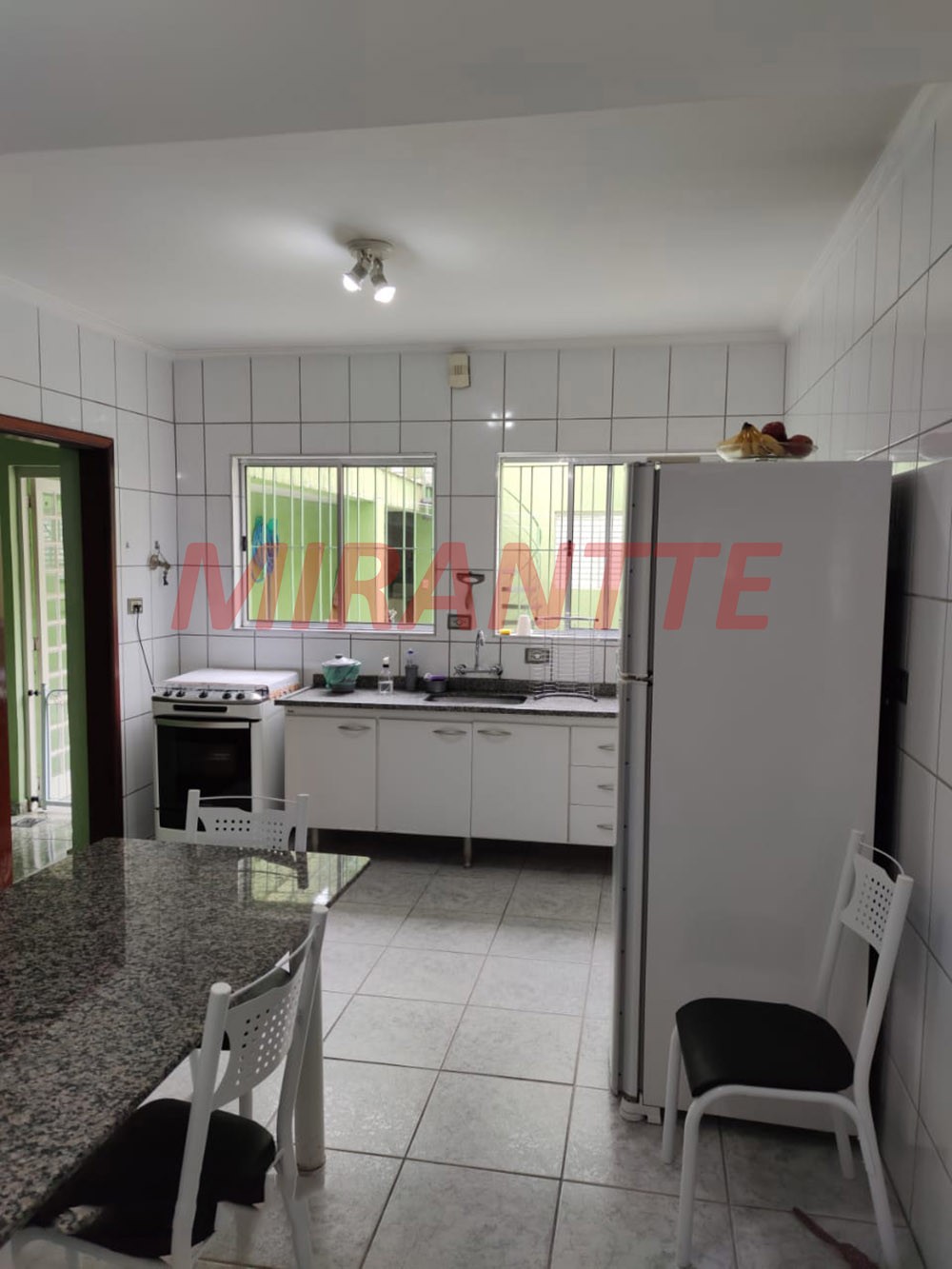 Sobrado de 200m² com 3 quartos em Santana