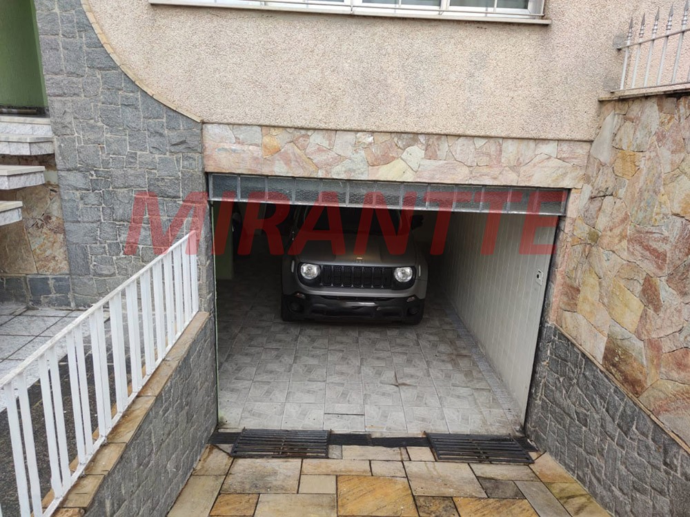 Sobrado de 200m² com 3 quartos em Santana