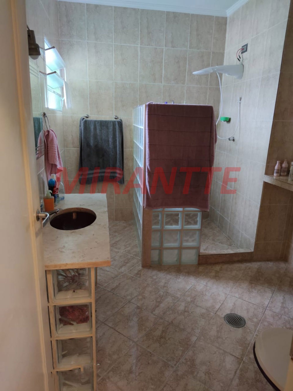 Sobrado de 200m² com 3 quartos em Santana