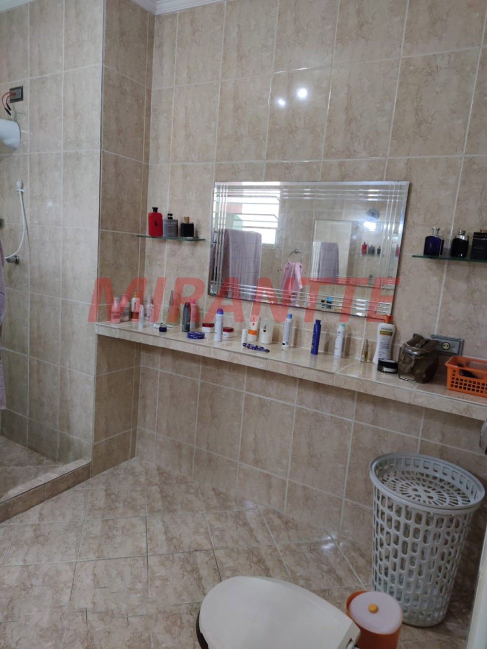 Sobrado de 200m² com 3 quartos em Santana