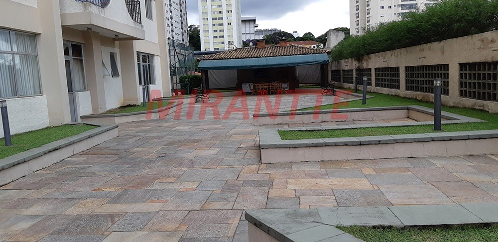 Apartamento com 3 quartos em Água Fria