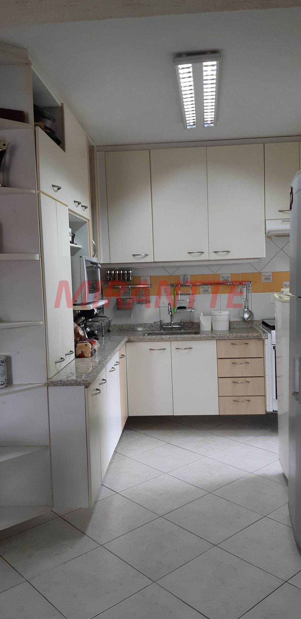 Apartamento com 3 quartos em Água Fria
