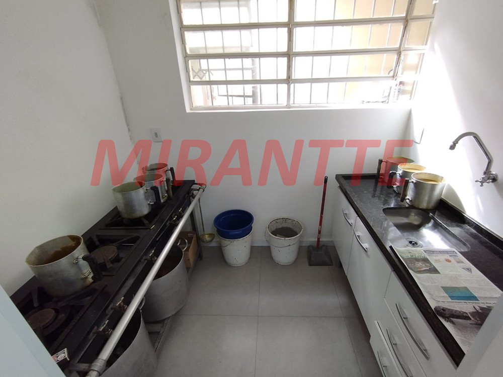 Comercial de 225m² em Santana