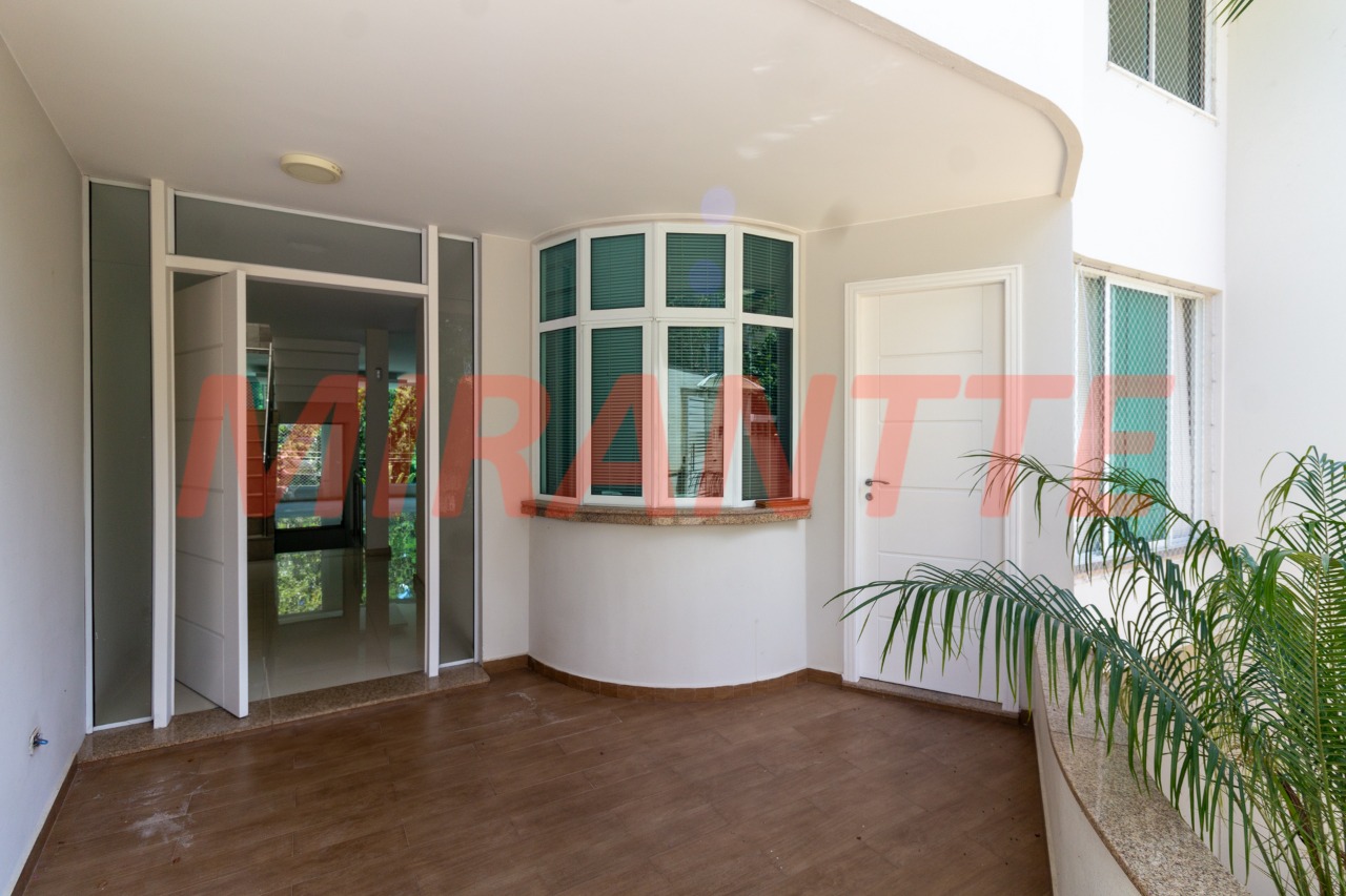 Sobrado de 361m² com 3 quartos em Barro Branco