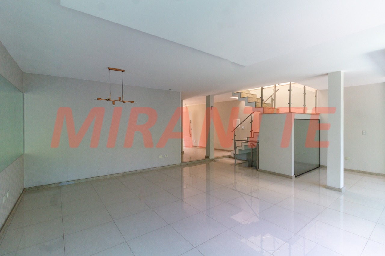 Sobrado de 361m² com 3 quartos em Barro Branco