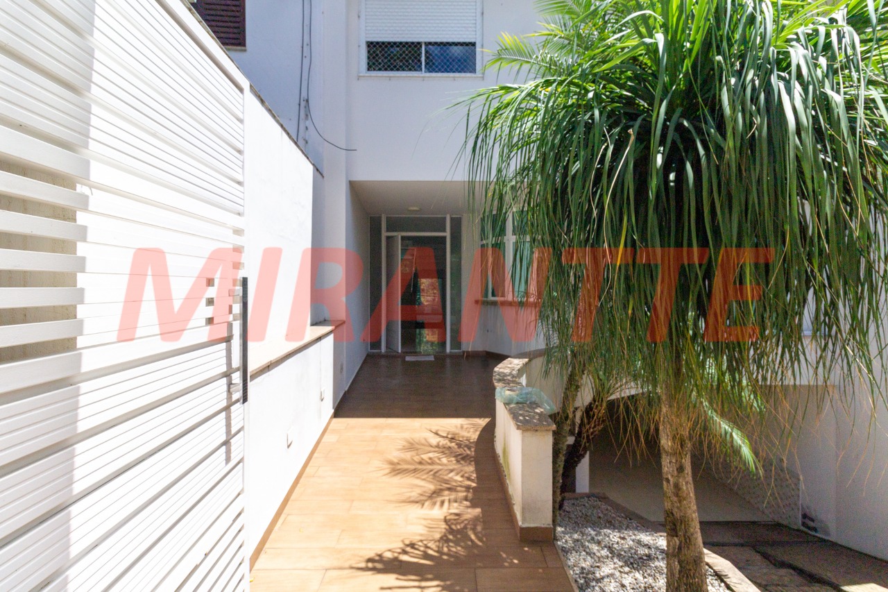 Sobrado de 361m² com 3 quartos em Barro Branco
