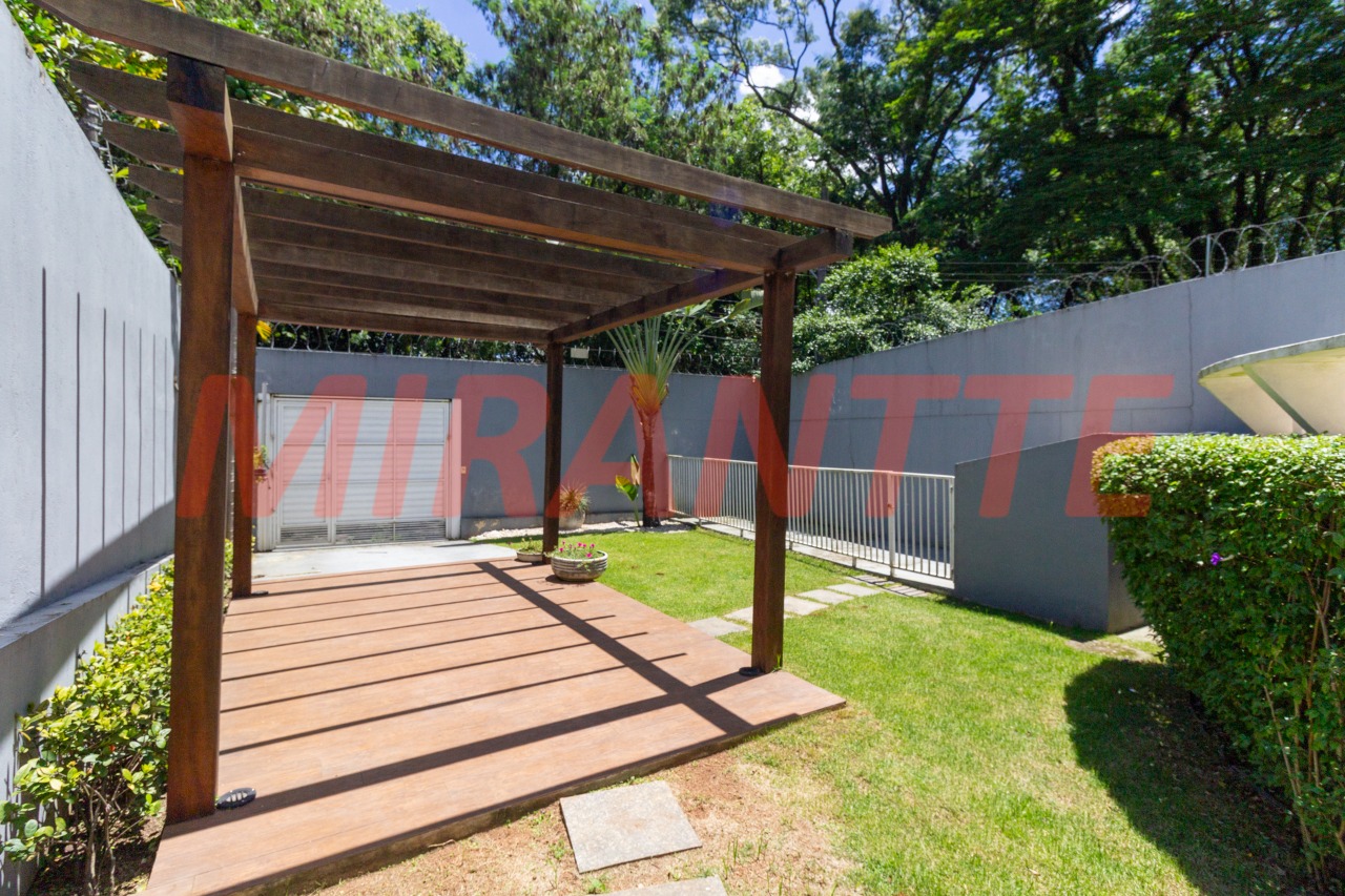 Sobrado de 361m² com 3 quartos em Barro Branco