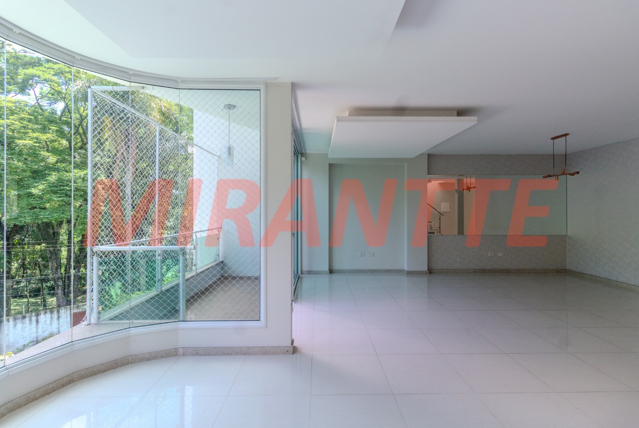 Sobrado de 361m² com 3 quartos em Barro Branco