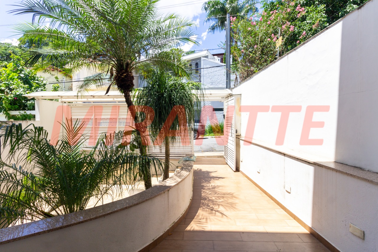 Sobrado de 361m² com 3 quartos em Barro Branco