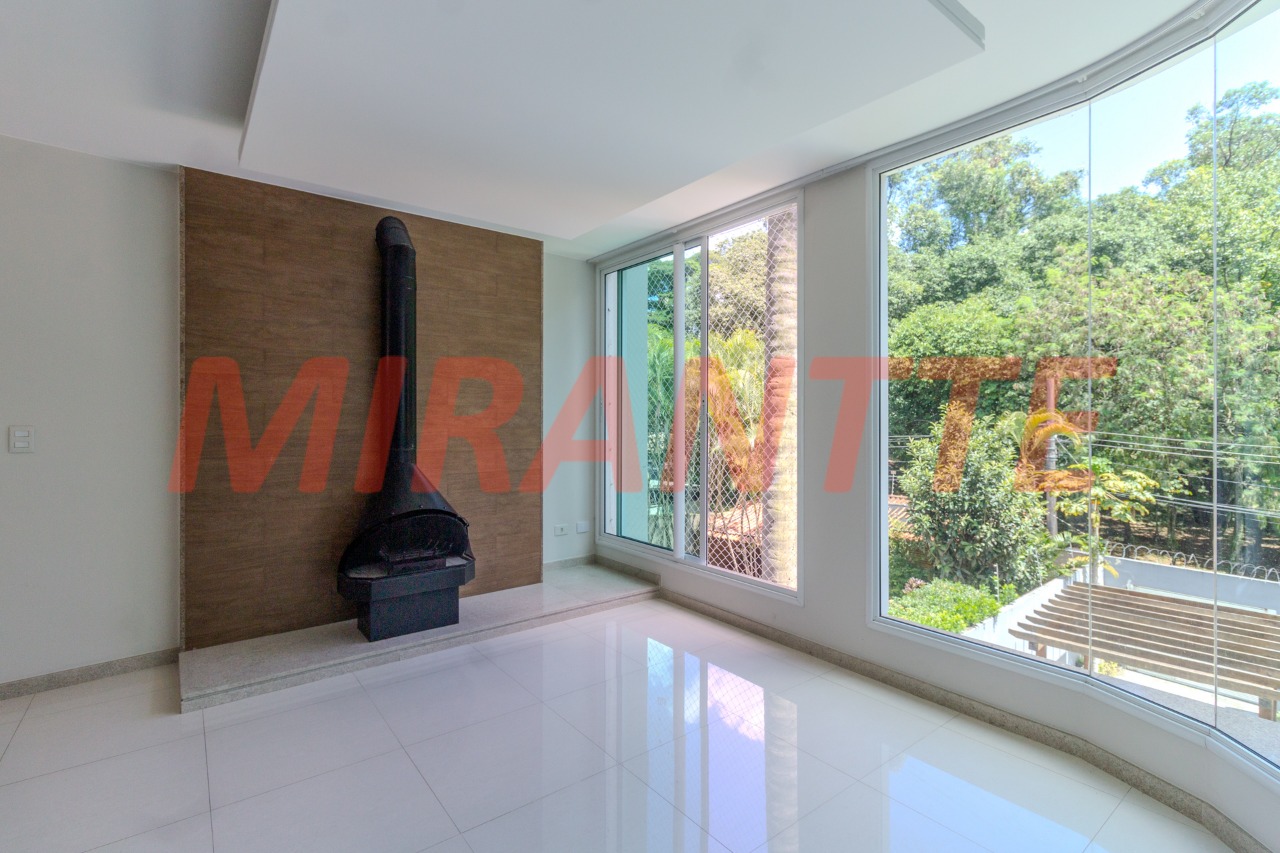 Sobrado de 361m² com 3 quartos em Barro Branco