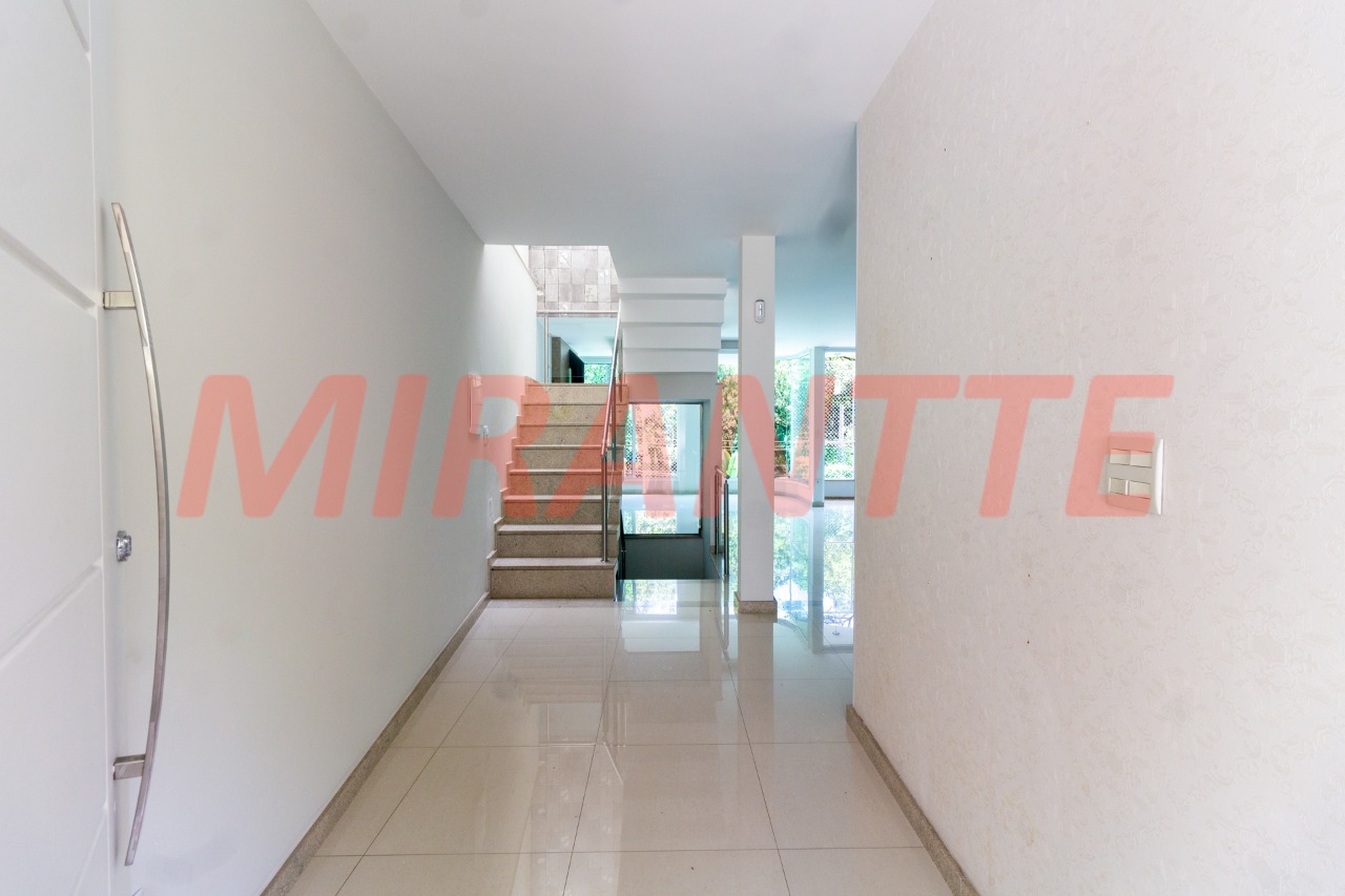 Sobrado de 361m² com 3 quartos em Barro Branco