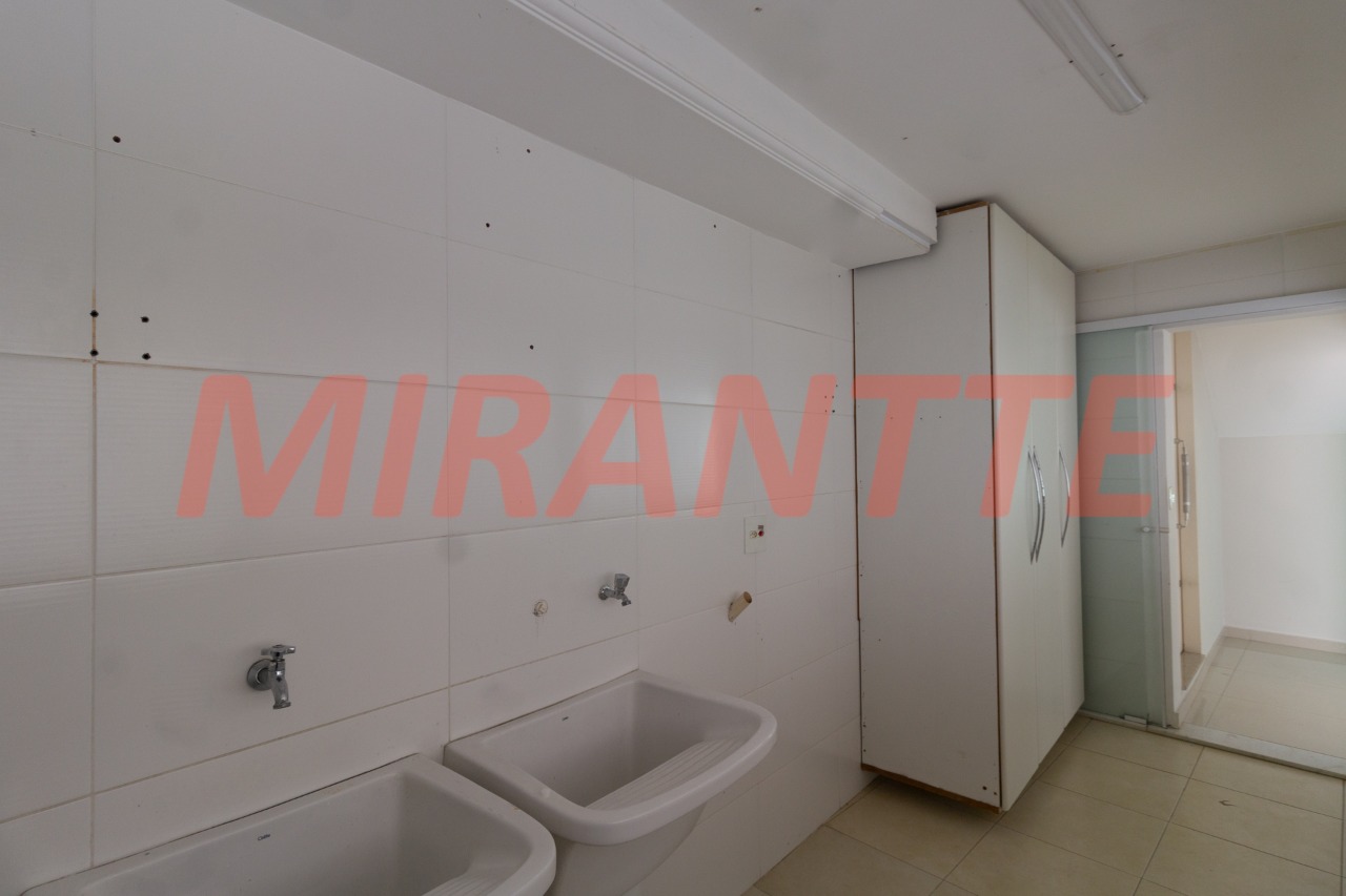 Sobrado de 361m² com 3 quartos em Barro Branco