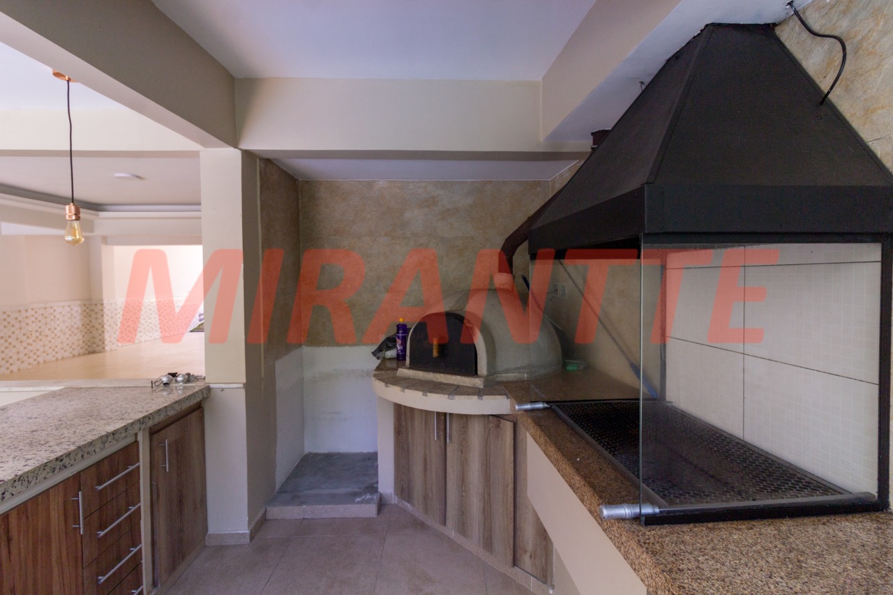Sobrado de 361m² com 3 quartos em Barro Branco