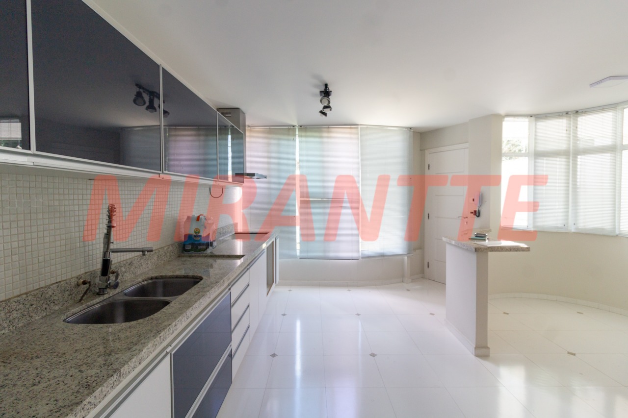 Sobrado de 361m² com 3 quartos em Barro Branco