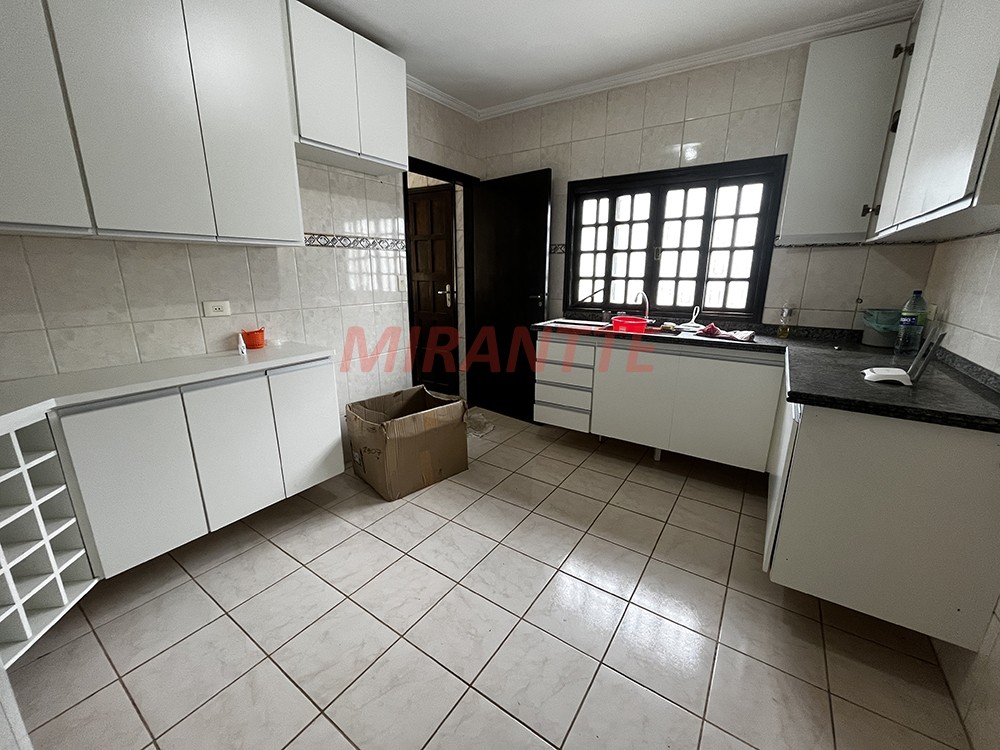 Sobrado de 230m² com 3 quartos em Serra da Cantareira