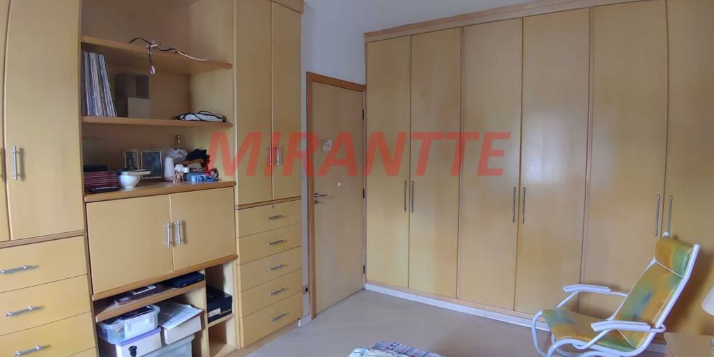 Sobrado de 159m² com 3 quartos em Jardim Bibi