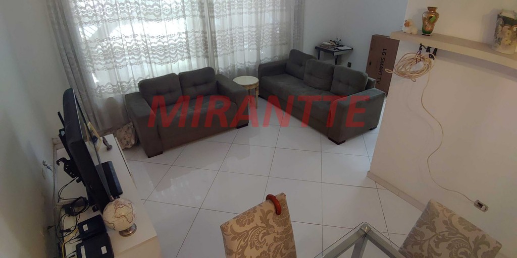Sobrado de 159m² com 3 quartos em Jardim Bibi