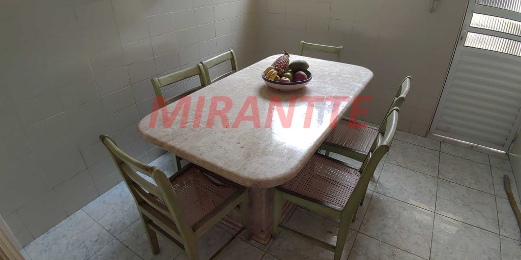 Sobrado de 159m² com 3 quartos em Jardim Bibi