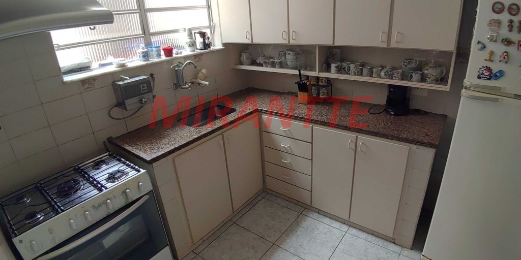 Sobrado de 159m² com 3 quartos em Jardim Bibi