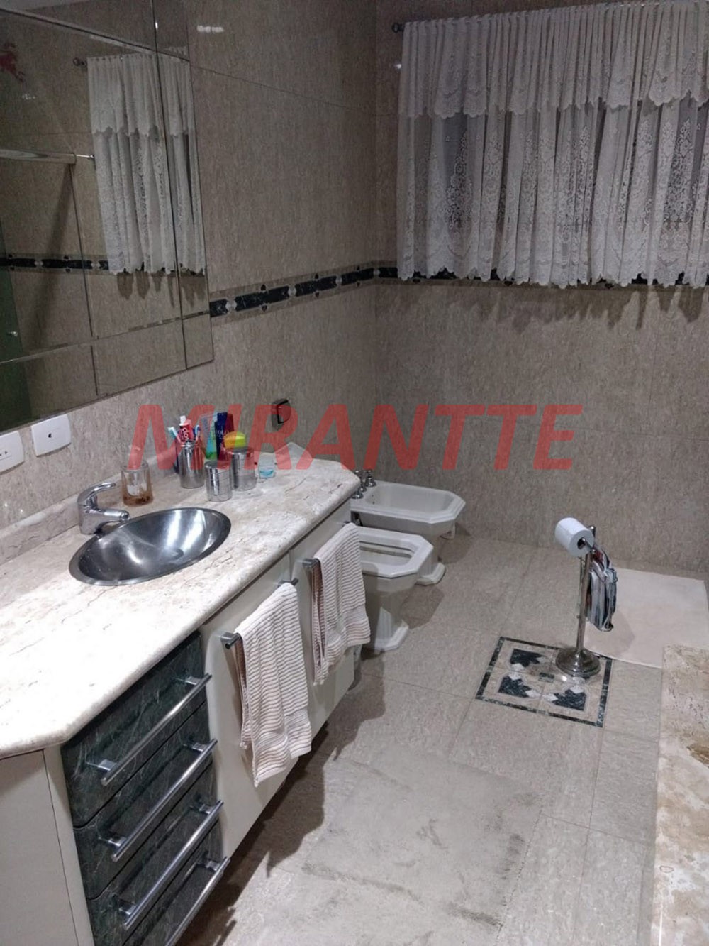 Sobrado de 380m² com 3 quartos em Serra Da Cantareira