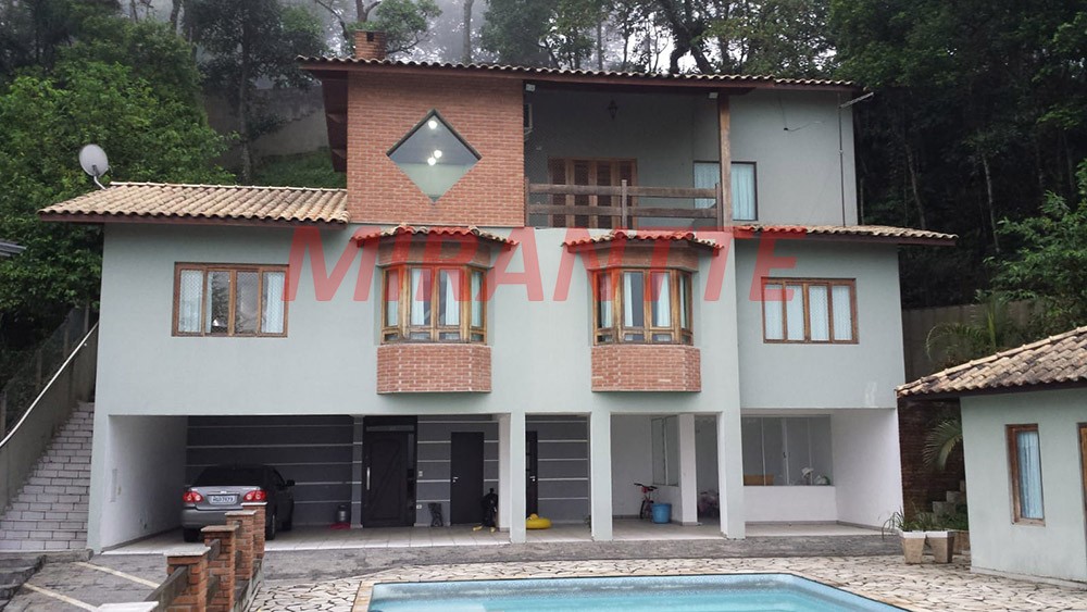 Sobrado de 380m² com 3 quartos em Serra Da Cantareira