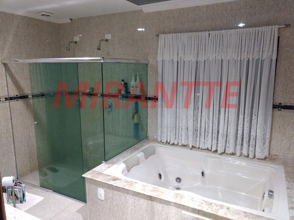Sobrado de 380m² com 3 quartos em Serra Da Cantareira