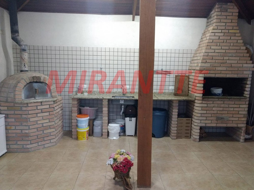 Sobrado de 380m² com 3 quartos em Serra Da Cantareira