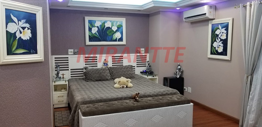Sobrado de 330m² com 3 quartos em Centro