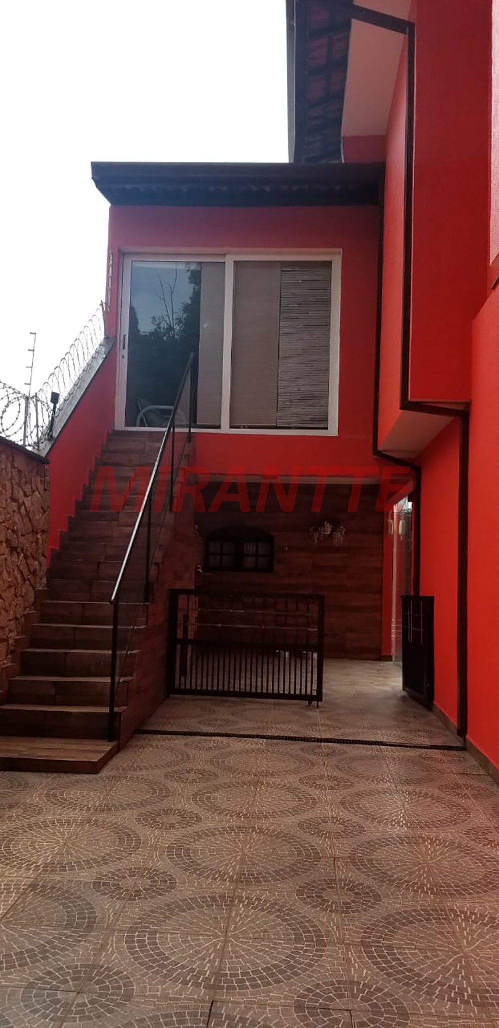 Sobrado de 330m² com 3 quartos em Centro