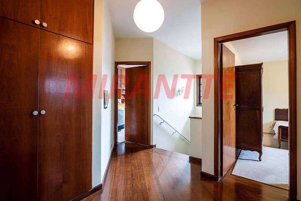 Sobrado de 300m² com 4 quartos em Sumaré