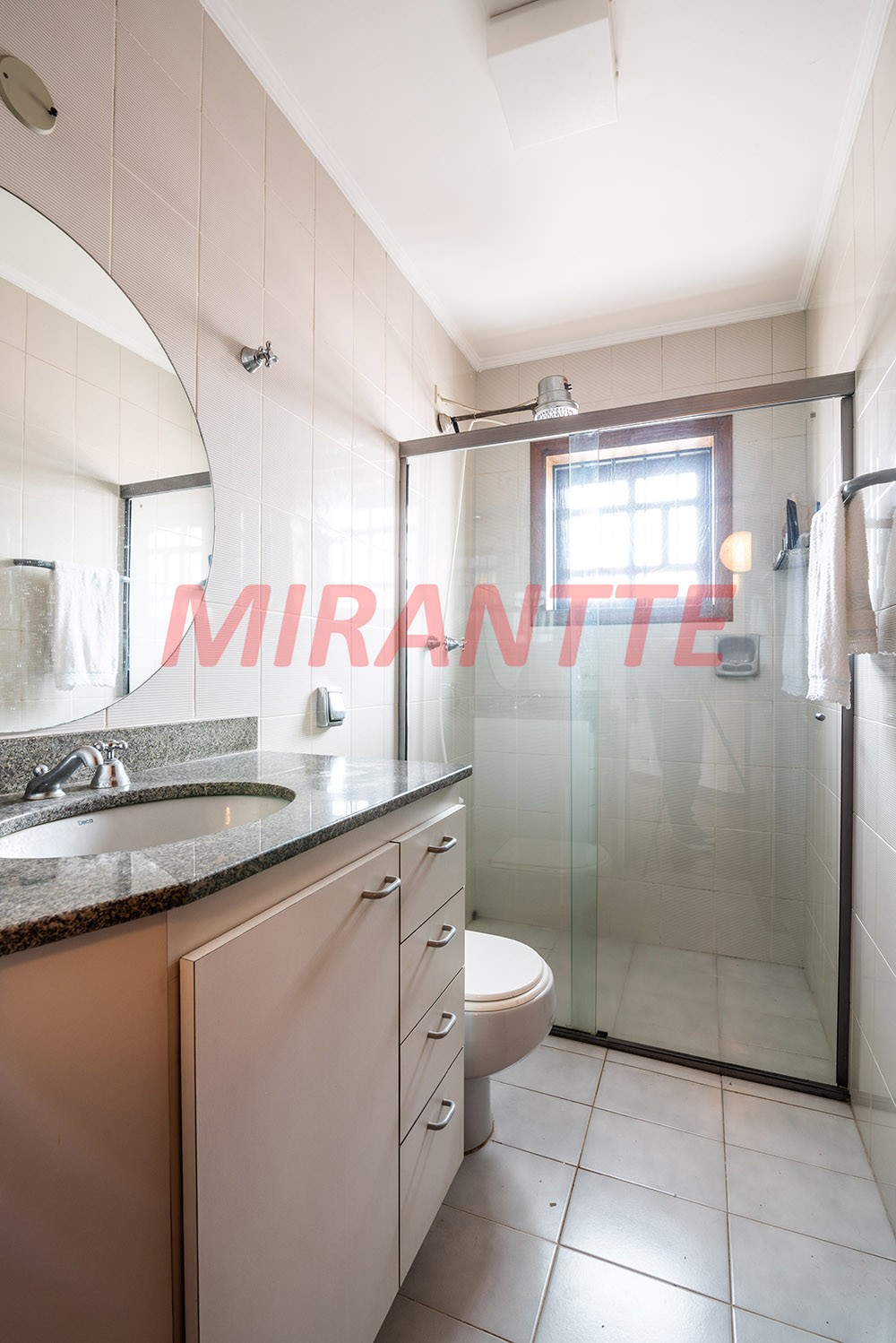 Sobrado de 300m² com 4 quartos em Sumaré