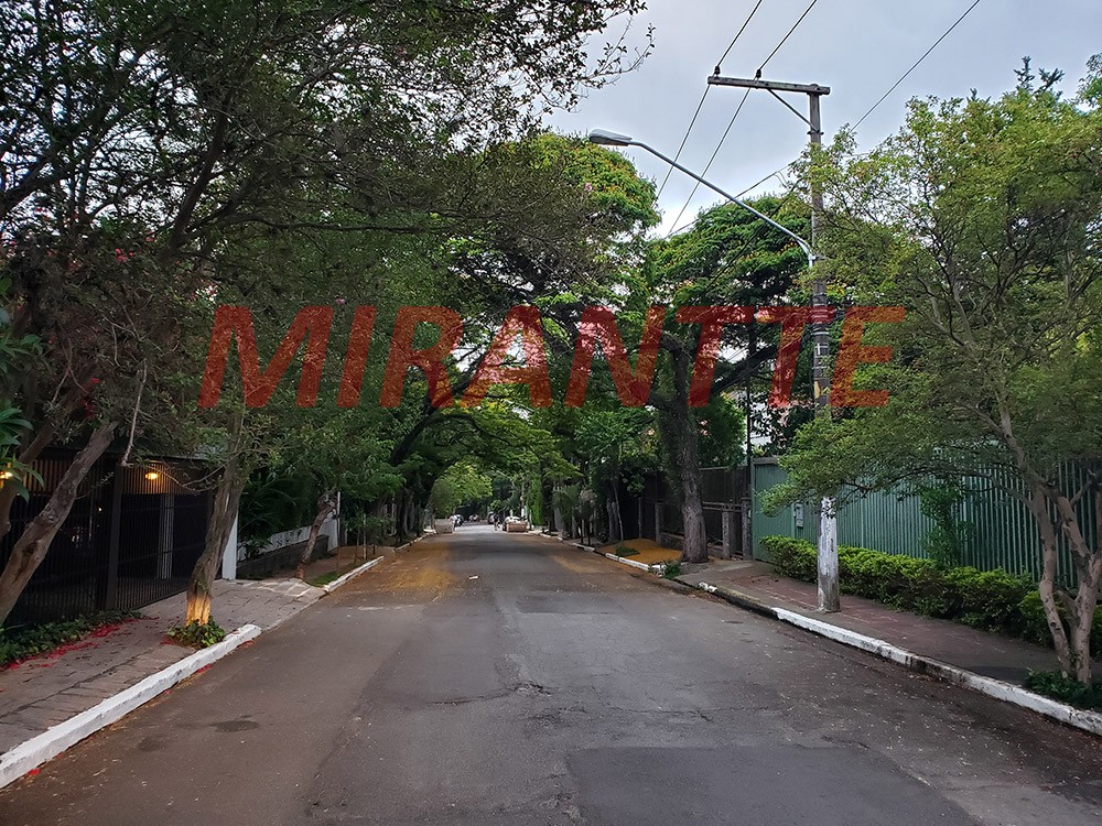 Sobrado de 300m² com 4 quartos em Sumaré