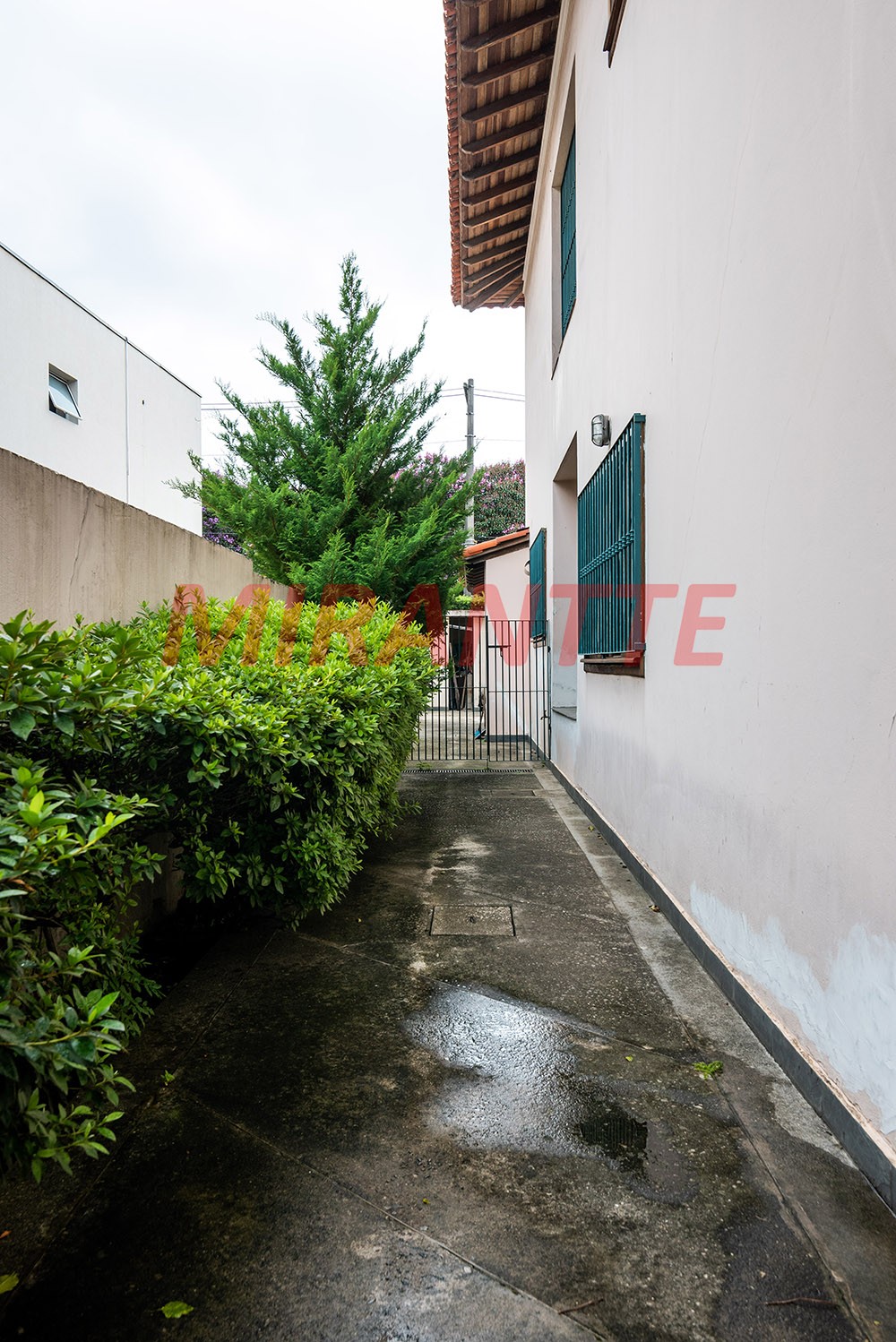 Sobrado de 300m² com 4 quartos em Sumaré