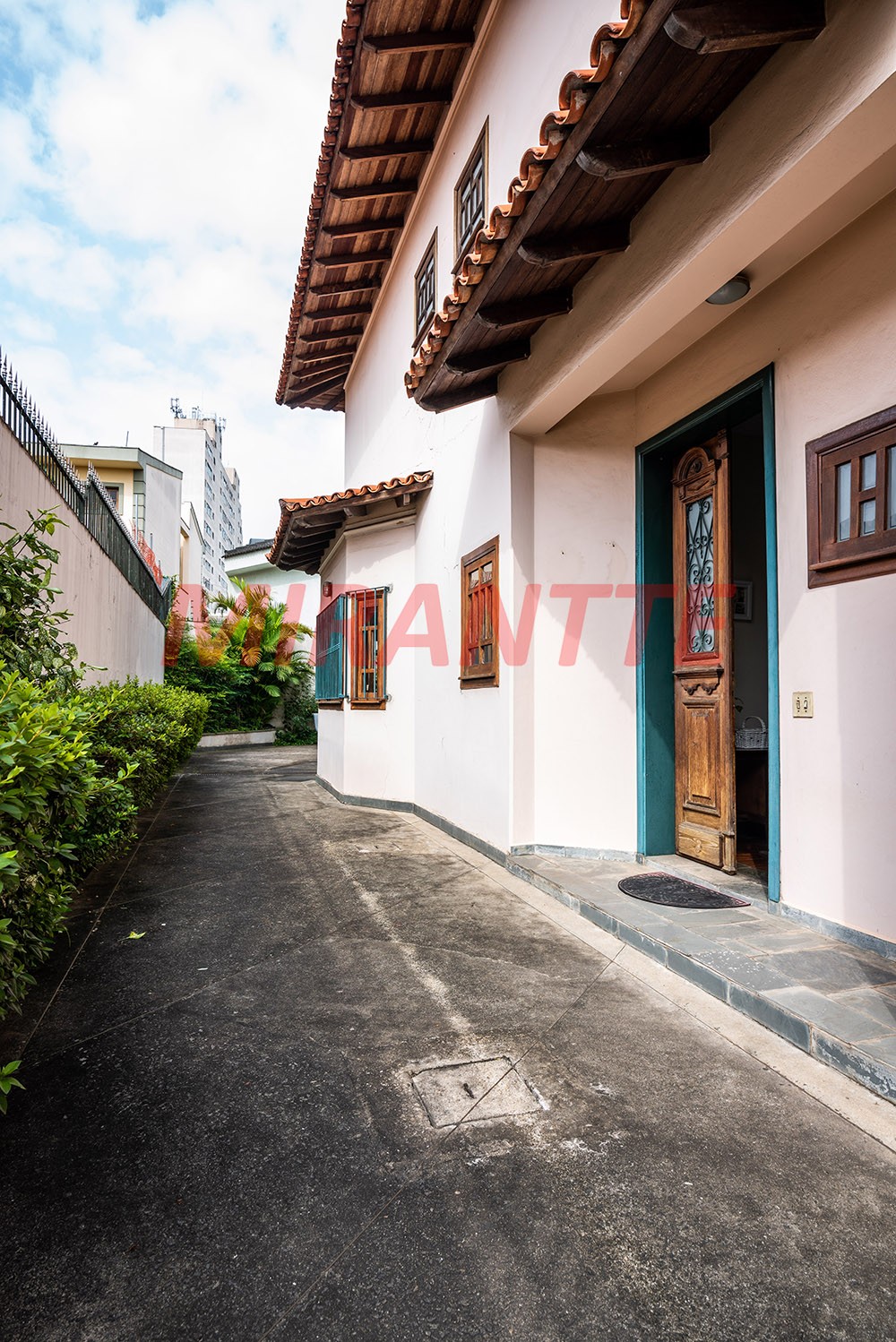 Sobrado de 300m² com 4 quartos em Sumaré