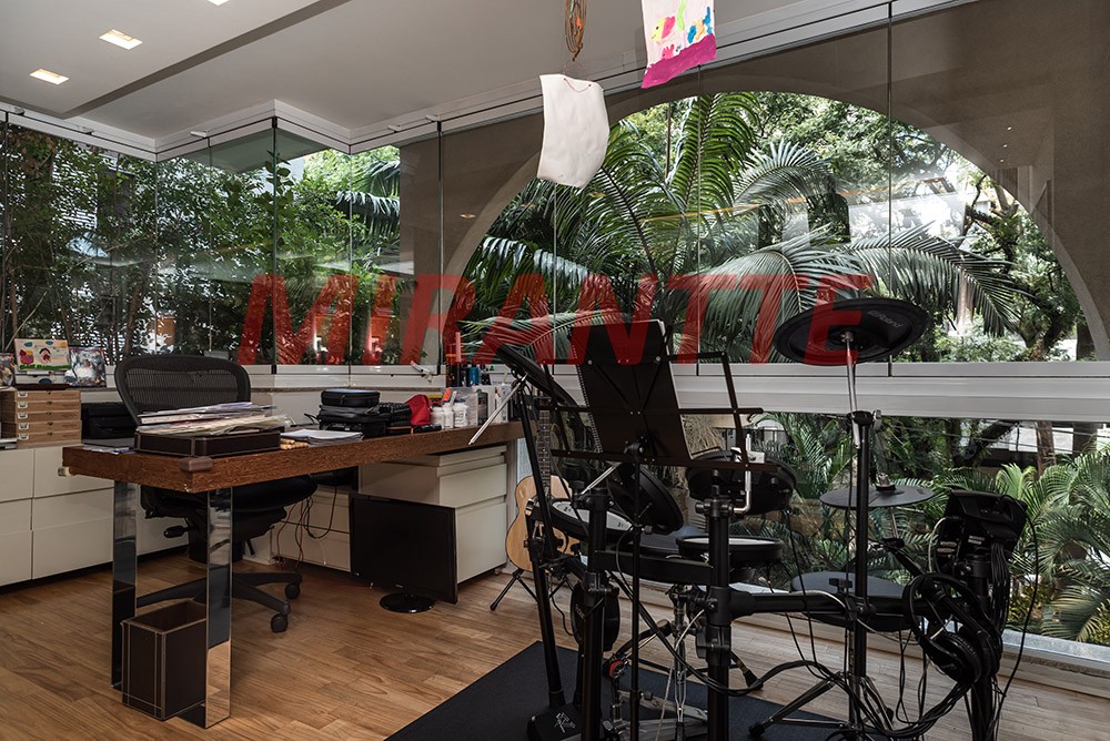 Apartamento de 341m² com 3 quartos em Jardim Paulista
