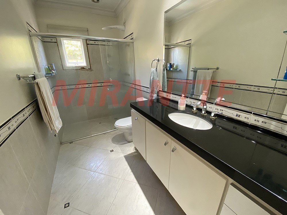 Sobrado de 650m² com 4 quartos em Jardim Itatinga
