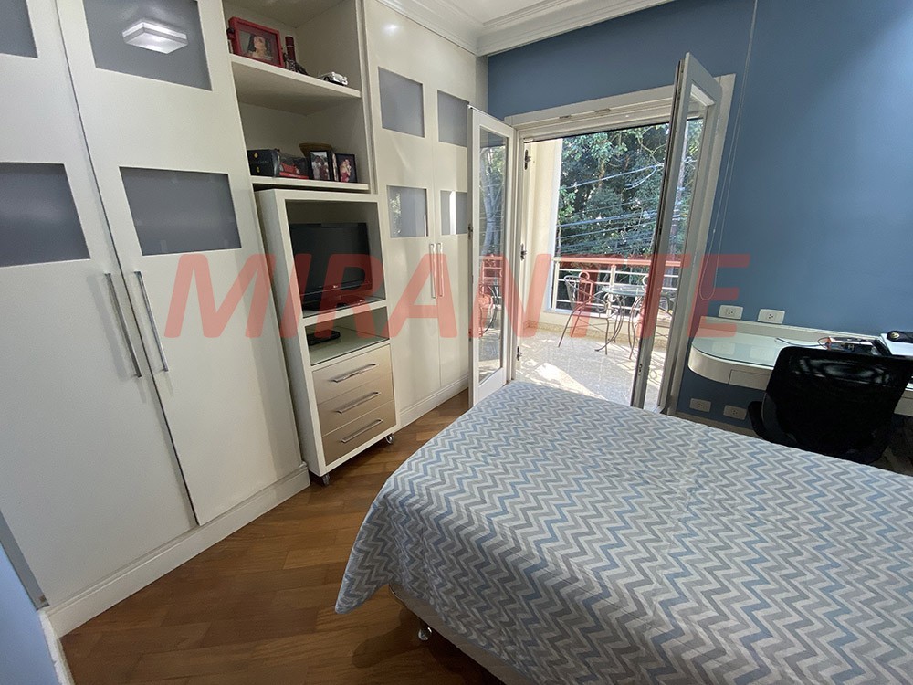 Sobrado de 650m² com 4 quartos em Jardim Itatinga