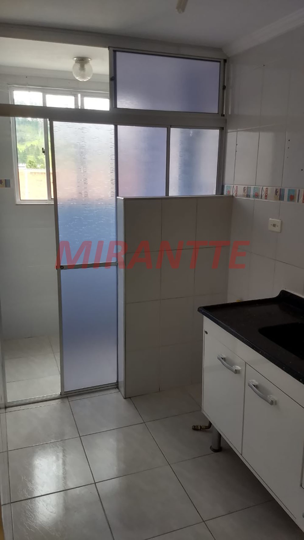 Apartamento com 2 quartos em Vila Galvão